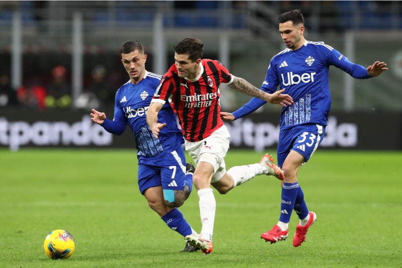 Soi kèo Como vs Milan hôm nay 08/01 | Vòng 16 Serie A 1 Como bung hết sức đấu Milan