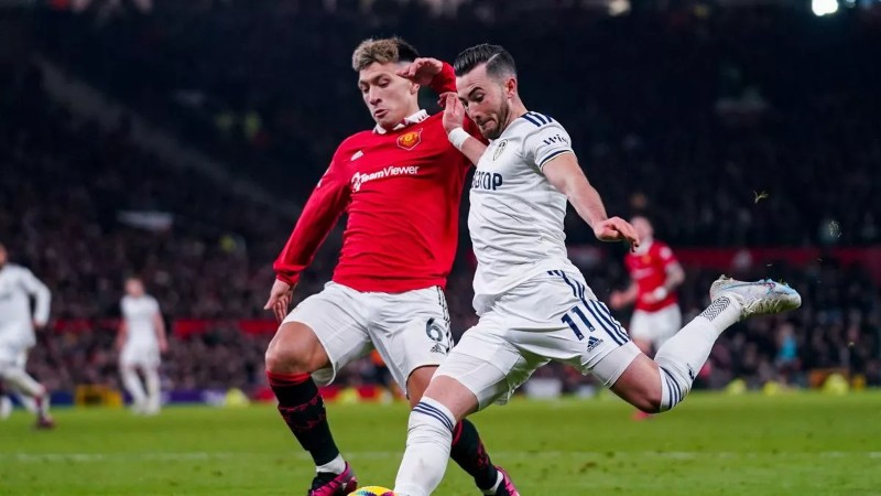 Leeds bung hết sức để đấu Man United