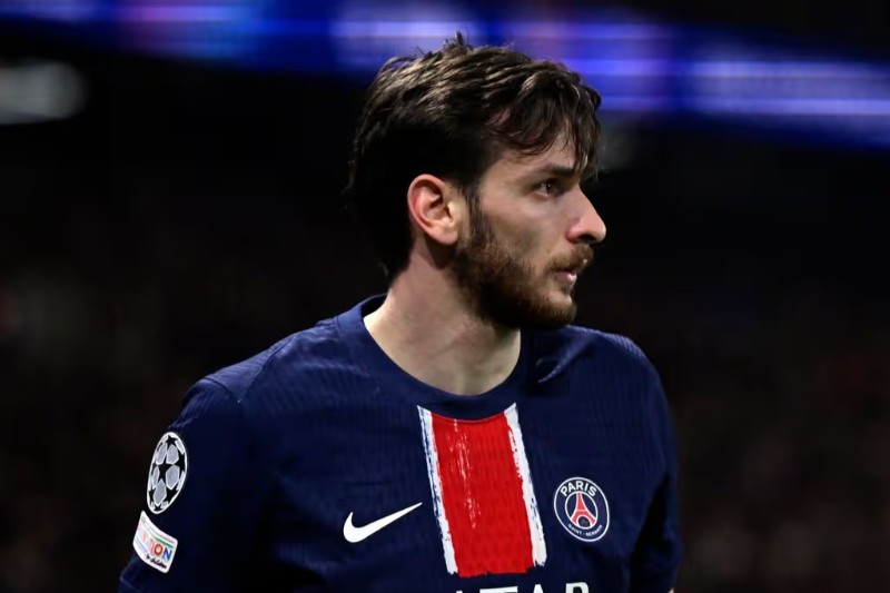 PSG chốt giá chuyển nhượng Khvicha Kvaratskhelia 2 Kvaratskhelia vẫn là trụ cột trong đội hình của PSG