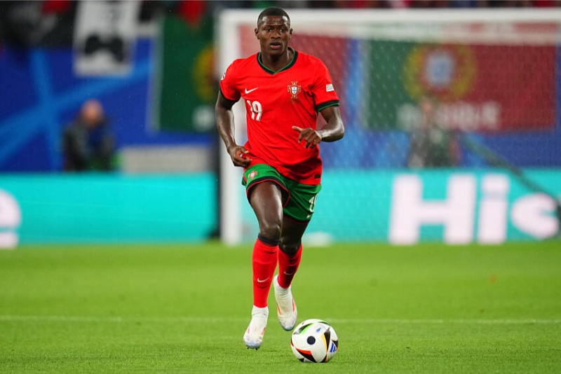 Nuno Mendes báo tin dữ cho ĐT Bồ Đào Nha 3 Hậu vệ PSG hướng tới World Cup lịch sử
